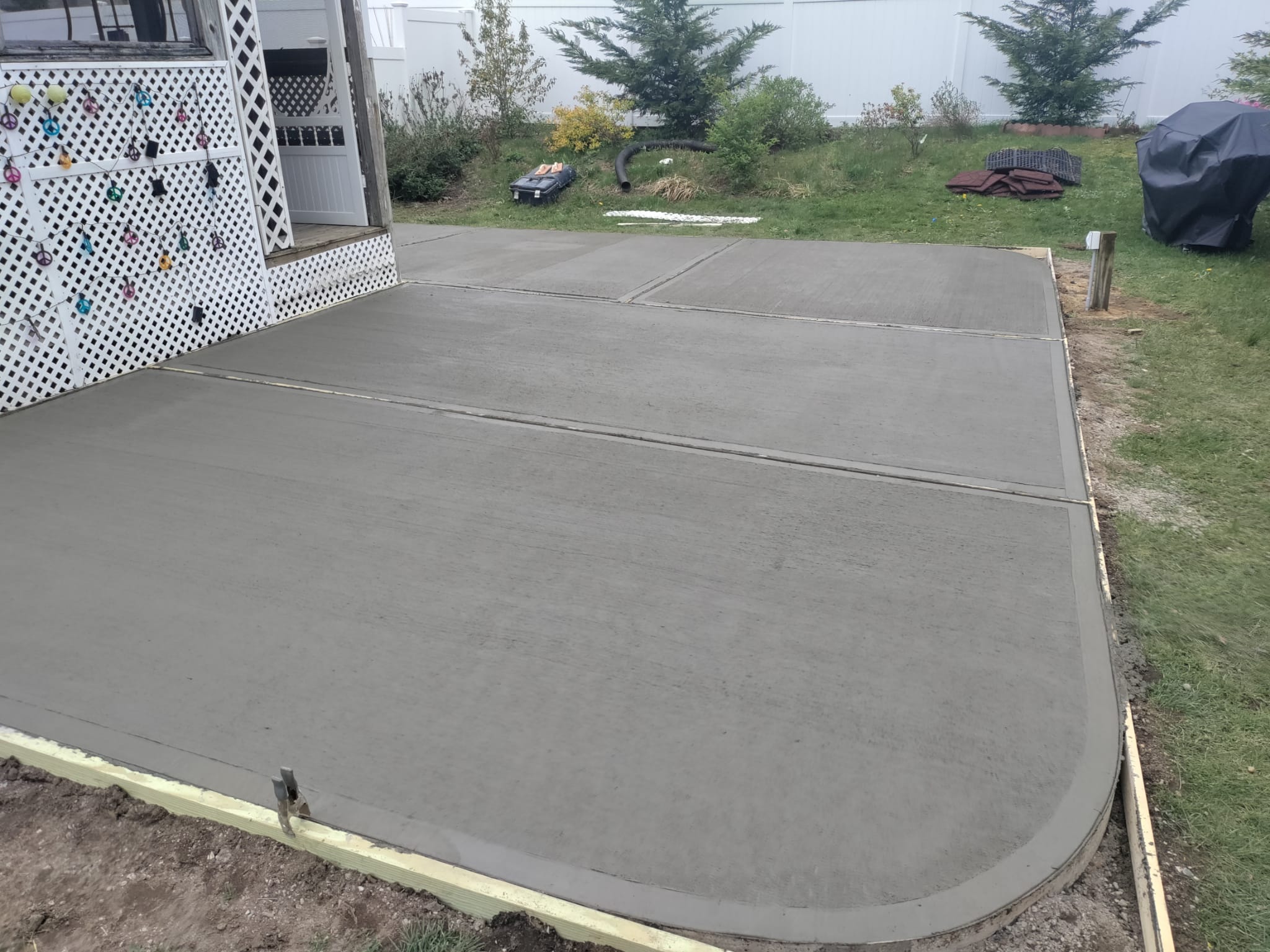 Concrete patio with expansion joints